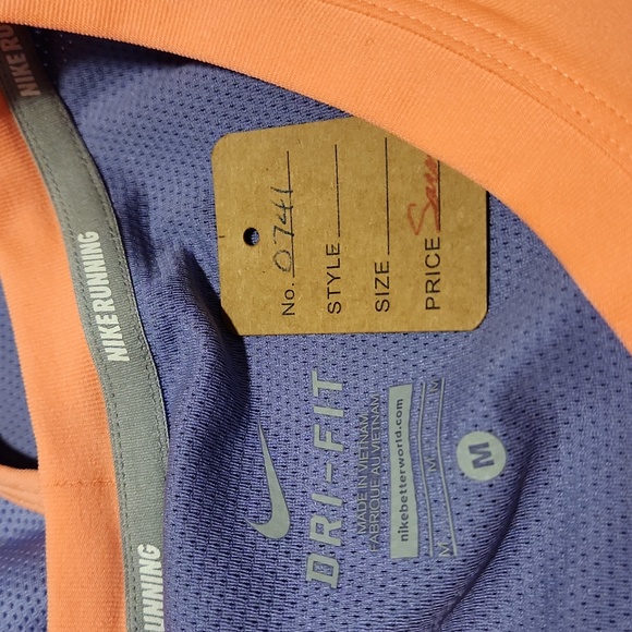 Nike Dri-Fit Running Gear with Tank and Shrug (0741) - Picture 11 of 11